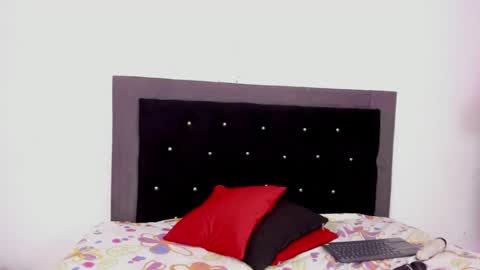 Skay Sanchez   online show from December 4, 3:21 pm