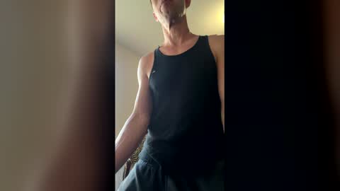 Snapshot of skeettlez chatting on May 10, 2:22 pm Skeetz420 online show from May 10, 2:22 pm