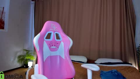 Emily online show from October 8, 7:17 am