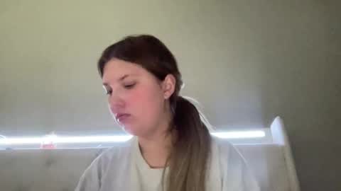 Snapshot of skiimaskabby chatting on December 16, 2:55 pm skiimaskabby online show from December 16, 2:55 pm