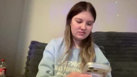 skiimaskabby online show from February 12, 12:38 am