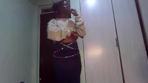 skinny_jass online show from May 2, 2:27 am