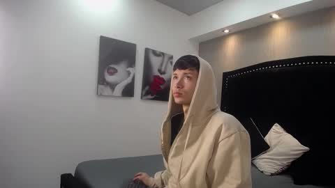 Snapshot of skinny_office chatting on February 4, 1:06 pm David online show from February 4, 1:06 pm