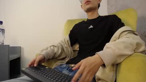 Snapshot of skinny_office chatting on February 14, 1:08 pm David online show from February 14, 1:08 pm