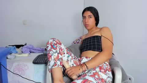 Snapshot of skinnyanai chatting on January 15, 6:51 pm anai online show from January 15, 6:51 pm