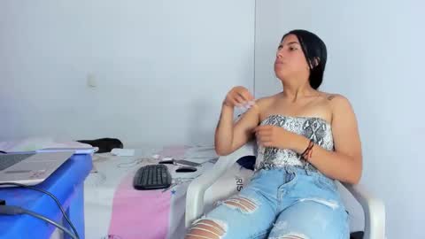 Snapshot of skinnyanai chatting on January 21, 7:17 pm anai online show from January 21, 7:17 pm