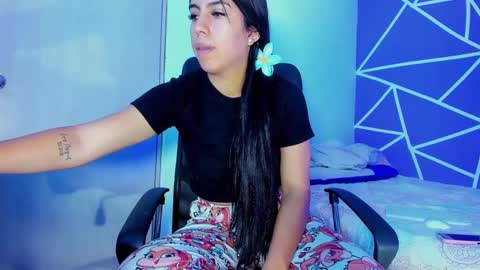 Snapshot of skinnyanai chatting on October 4, 2:48 pm anai online show from October 4, 2:48 pm