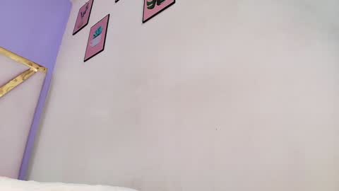 Snapshot of skinnyandcute_ chatting on January 29, 6:12 am Mariah Black online show from January 29, 6:12 am