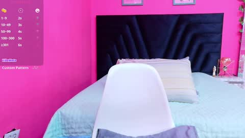 Snapshot of skinnyandcute_ chatting on September 29, 7:51 pm Mariah Black online show from September 29, 7:51 pm