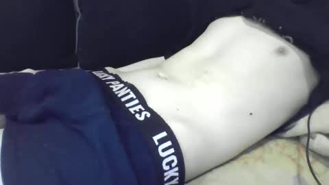 Snapshot of skinnycuteman chatting on May 16, 7:34 pm skinnycuteb0y online show from May 16, 7:34 pm