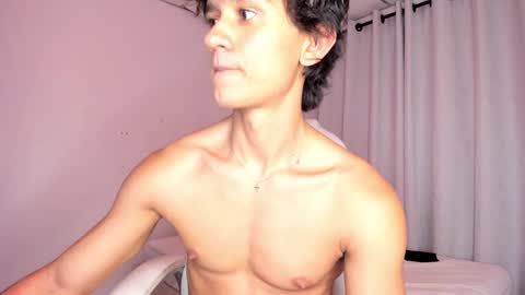 skinnydreamer online show from September 18, 5:20 am