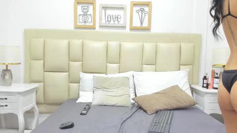 Snapshot of skinnygirl_28 chatting on October 11, 7:34 pm SkinnyGirl online show from October 11, 7:34 pm