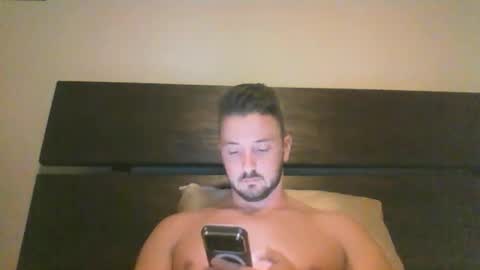 skinnyguylongdick1 online show from December 2, 1:22 am
