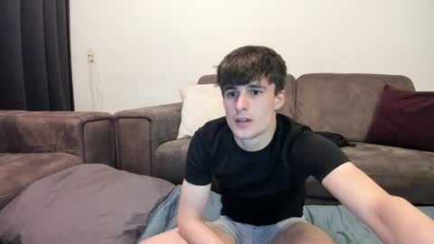 skinnyguywithbigd online show from April 14, 11:44 pm