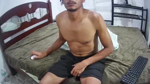 Snapshot of skinnylatinman chatting on September 20, 2:56 am Skinny Latin Man online show from September 20, 2:56 am