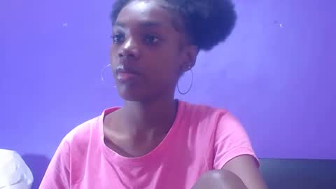 Snapshot of skinnysexy4u chatting on June 21, 2:19 pm skinnysexy4u online show from June 21, 2:19 pm