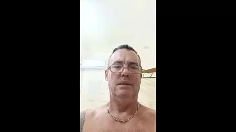 Snapshot of skip1975 chatting on May 16, 5:48 am skip1975 online show from May 16, 5:48 am