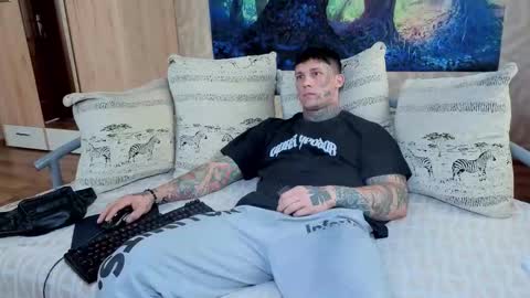 skirlingod online show from September 19, 7:10 am