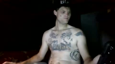 Snapshot of skittles19944 chatting on October 20, 2:23 am kittle online show from October 20, 2:23 am