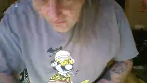 Snapshot of skunk8p chatting on February 17, 5:25 am skunk8p online show from February 17, 5:25 am