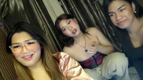    online show from March 3, 9:33 am
