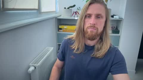 Snapshot of sky_guy25 chatting on September 23, 8:50 am sky_guy25 online show from September 23, 8:50 am