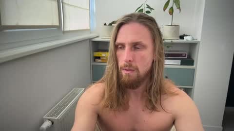 Snapshot of sky_guy25 chatting on September 30, 8:19 am sky_guy25 online show from September 30, 8:19 am