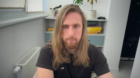 Snapshot of sky_guy25 chatting on October 17, 8:39 am sky_guy25 online show from October 17, 8:39 am