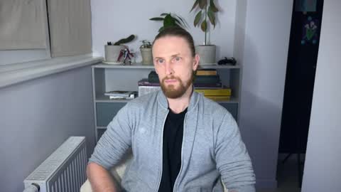 Snapshot of sky_guy25 chatting on October 20, 8:20 pm sky_guy25 online show from October 20, 8:20 pm