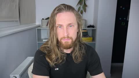 Snapshot of sky_guy25 chatting on October 30, 9:37 pm sky_guy25 online show from October 30, 9:37 pm