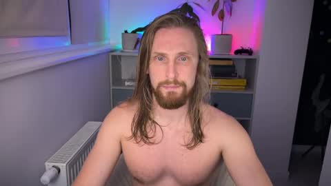 Snapshot of sky_guy25 chatting on November 1, 9:06 pm sky_guy25 online show from November 1, 9:06 pm