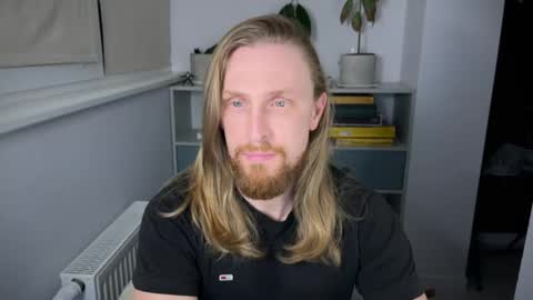 Snapshot of sky_guy25 chatting on November 15, 9:11 pm sky_guy25 online show from November 15, 9:11 pm