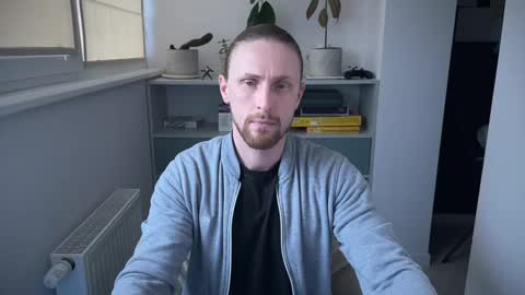 Snapshot of sky_guy25 chatting on December 2, 12:32 pm sky_guy25 online show from December 2, 12:32 pm