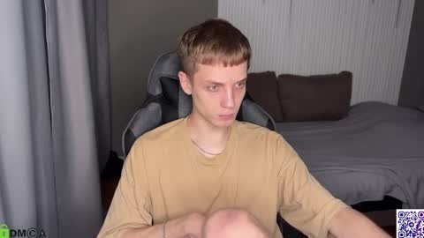 Snapshot of sky_hunter chatting on October 20, 3:12 pm sky_hunter online show from October 20, 3:12 pm