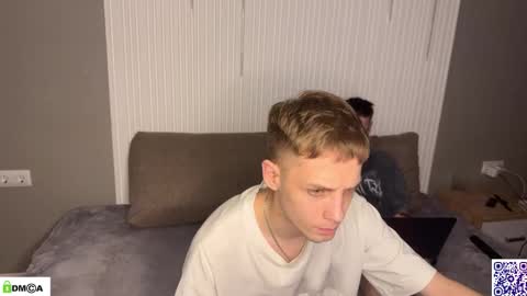 Snapshot of sky_hunter chatting on November 9, 10:19 pm sky_hunter online show from November 9, 10:19 pm