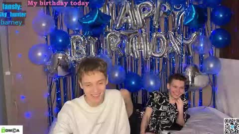 Snapshot of sky_hunter chatting on December 17, 4:46 pm sky_hunter online show from December 17, 4:46 pm