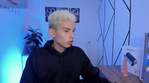 Daniel online show from December 15, 2:27 am