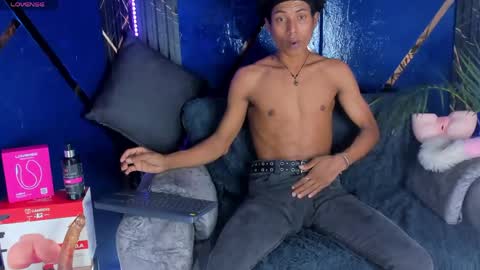 sky_walkerss online show from May 30, 5:54 pm