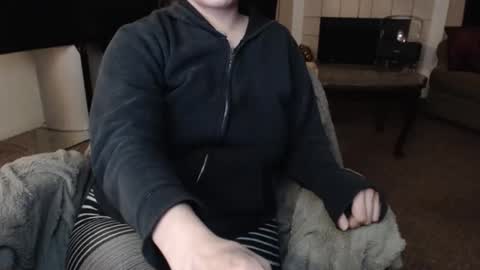 Snapshot of skyblu1 chatting on February 7, 6:06 am SKYLE online show from February 7, 6:06 am