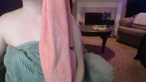 Snapshot of skyblu1 chatting on March 1, 7:54 am SKYLE online show from March 1, 7:54 am