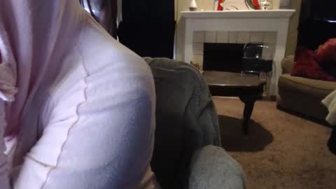 SKYLE   online show from April 9, 10:26 pm