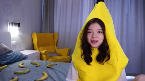 Amy online show from December 15, 9:02 am