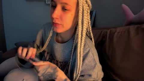 Snapshot of skyewavy chatting on September 29, 5:34 am online show from September 29, 5:34 am