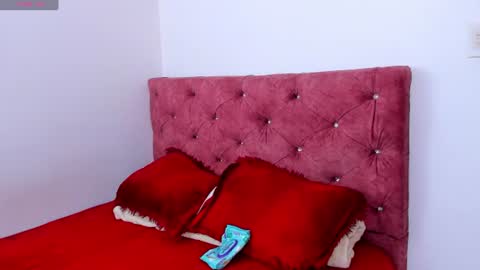 Snapshot of skyhotgirl chatting on June 9, 5:35 pm Sky online show from June 9, 5:35 pm