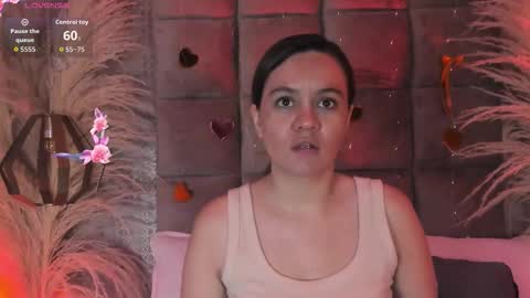 Snapshot of skyjunne chatting on February 16, 6:15 pm Sky June online show from February 16, 6:15 pm