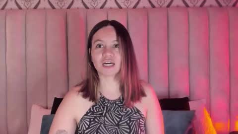 Snapshot of skyjunne chatting on February 25, 5:00 pm Sky June online show from February 25, 5:00 pm