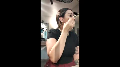 Snapshot of skyjunne chatting on February 27, 2:06 pm Sky June online show from February 27, 2:06 pm