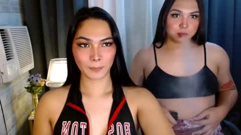 Snapshot of skylarvox_ chatting on December 10, 8:08 am skylarvox_ online show from December 10, 8:08 am