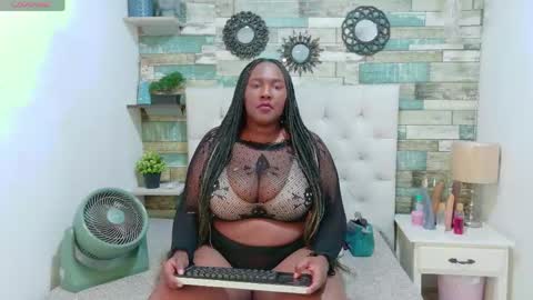 Snapshot of skyler_naomi chatting on May 1, 1:59 pm skyler_naomi online show from May 1, 1:59 pm