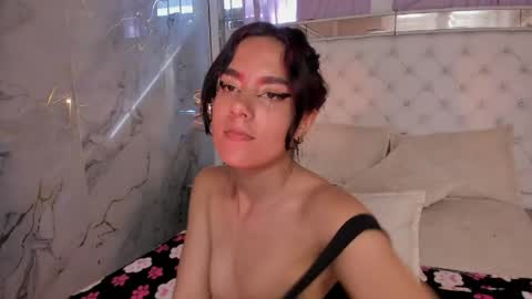 Snapshot of skyler_rouse chatting on May 30, 8:17 pm skyler_rouse online show from May 30, 8:17 pm